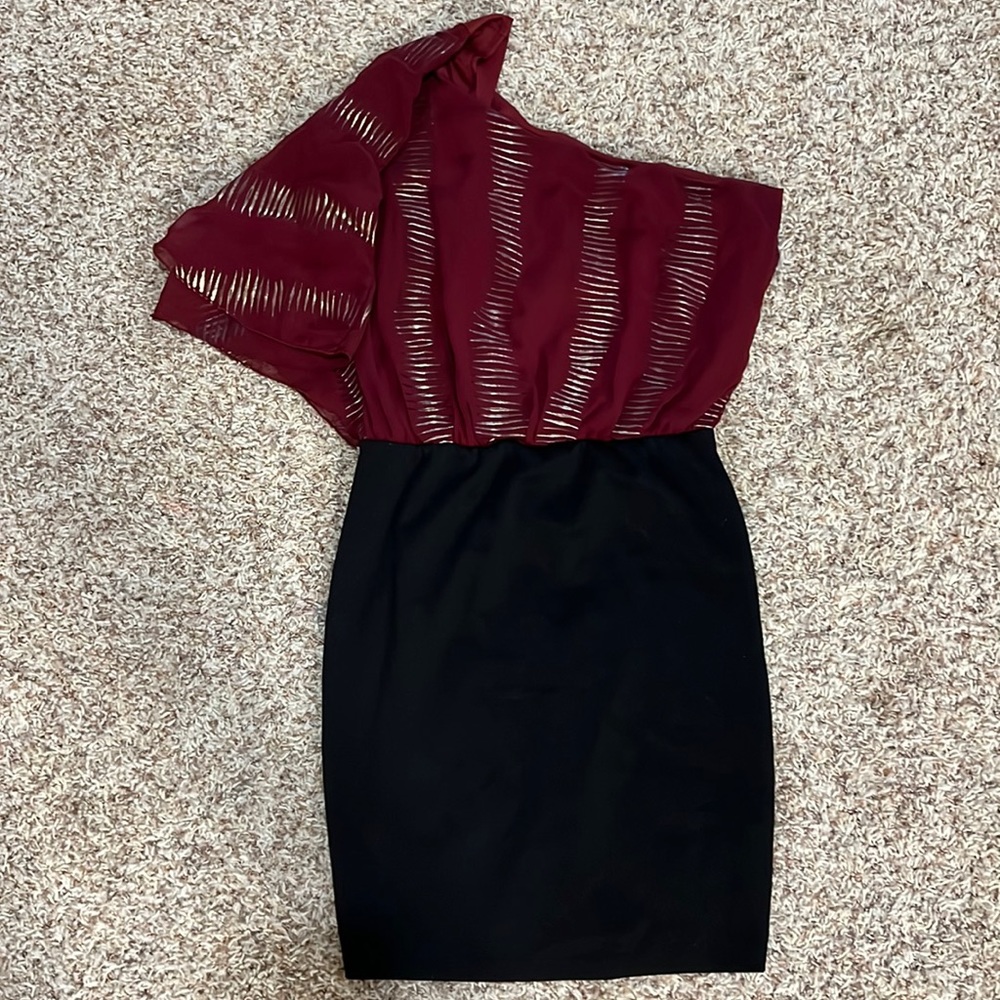 Body Central red and black dress -no tag fits like a M/L